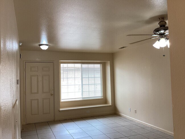 Foto del edificio - 4781 N Polk Ave