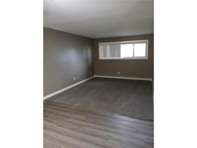 Building Photo - 801 Pearl Ave