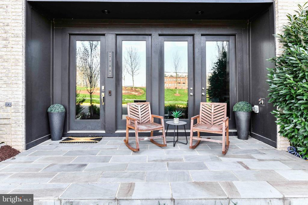Foto principal - 23102 Brooksbank Square