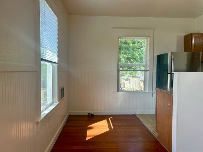 Foto del edificio - 420 20th St SE