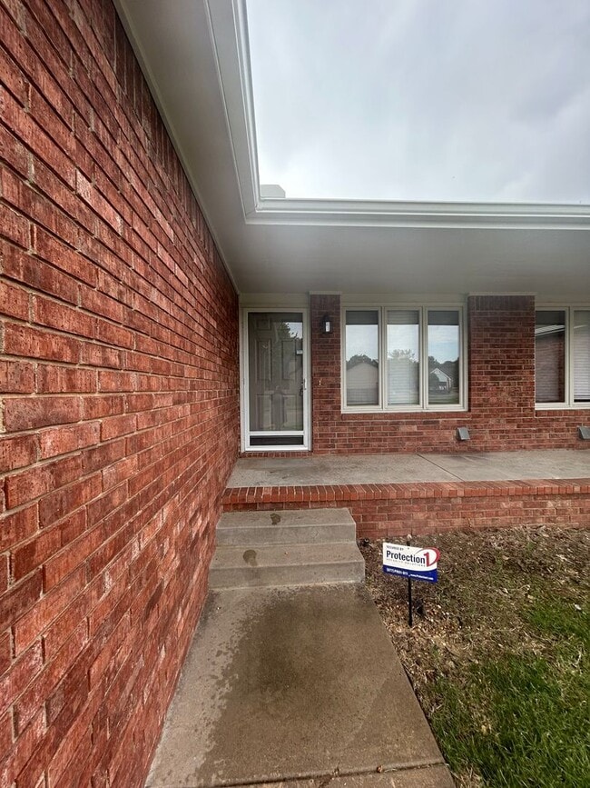 Building Photo - 10601 W Douglas Ave