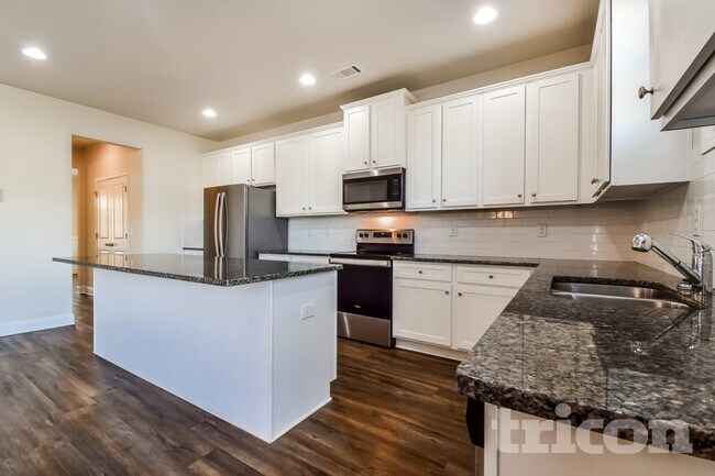 Building Photo - 4392 Bella View Dr