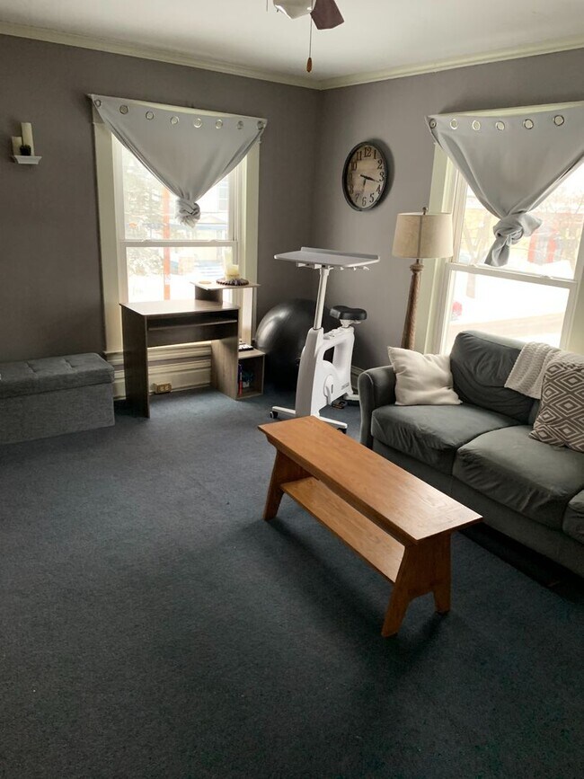 Building Photo - 448 Norwood SE