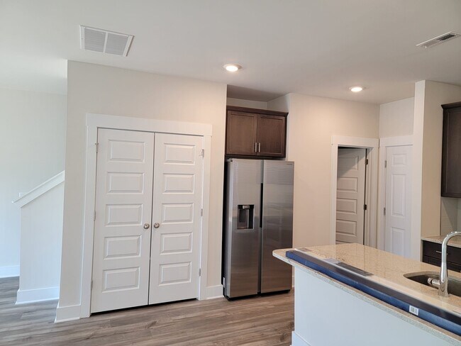 Photo - 123 Ted Dr Townhome