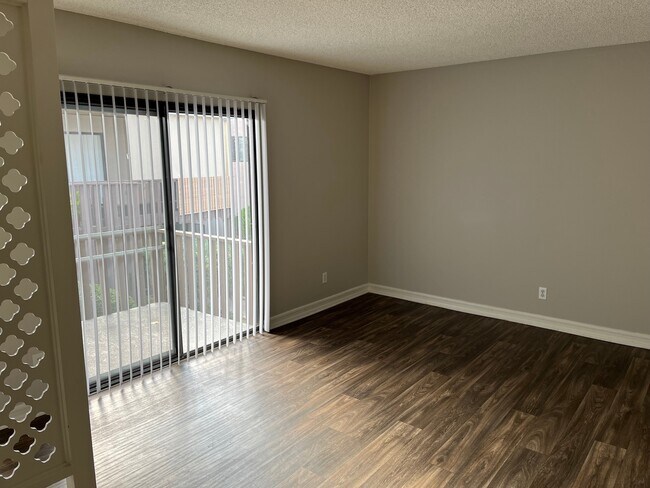 Foto del edificio - Cajon Villa Apartments