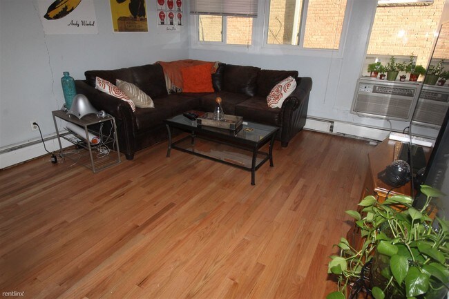 Building Photo - 3 br, 1 bath  - 908 Oakland Ave Apt 202