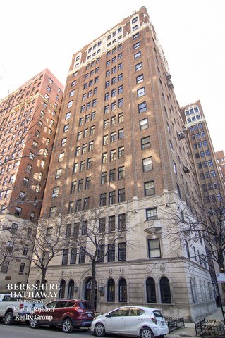 Primary Photo - 415 W Aldine Ave