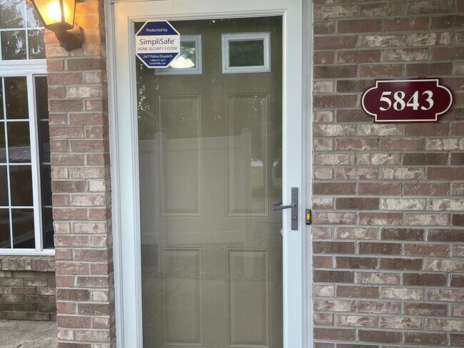 Foto del edificio - 2 Bedroom Condo in Indianapolis