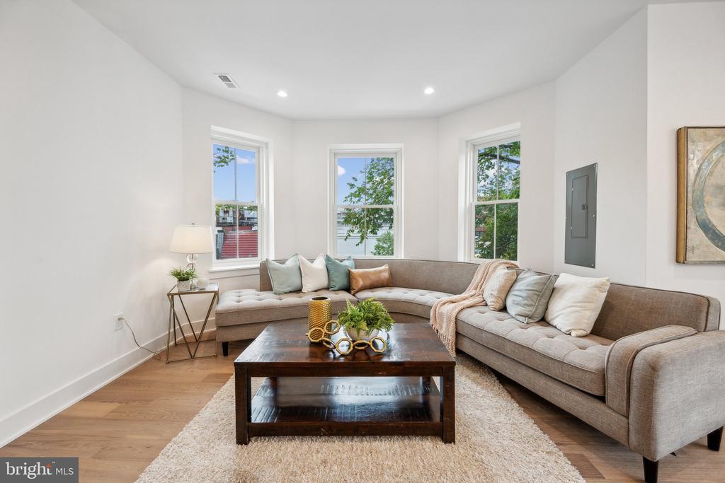 Foto principal - 1614 Kilbourne Pl NW