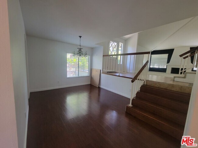 Building Photo - 387 Trabuco Canyon Way