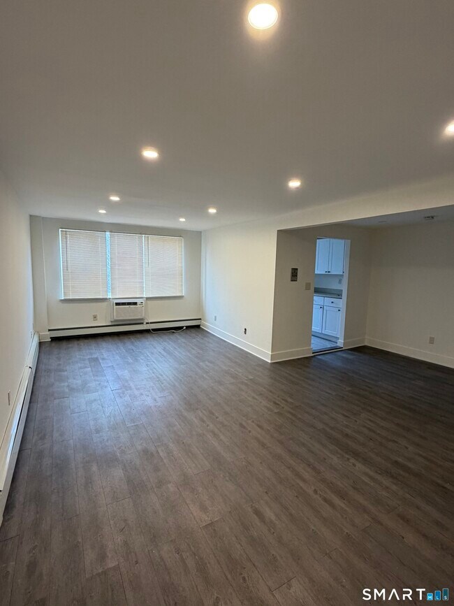 Foto del edificio - 70 Farmington Ave