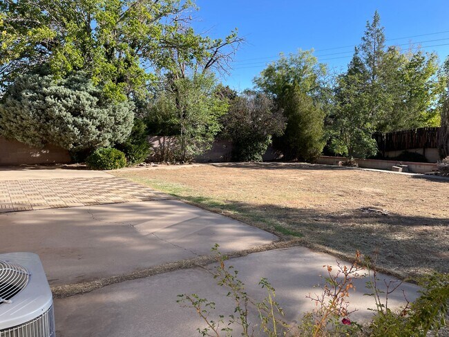 Foto del edificio - 3 Bedroom 3 Bath Home in the NE