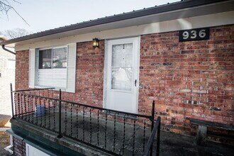 Building Photo - 936 Chadwick Dr