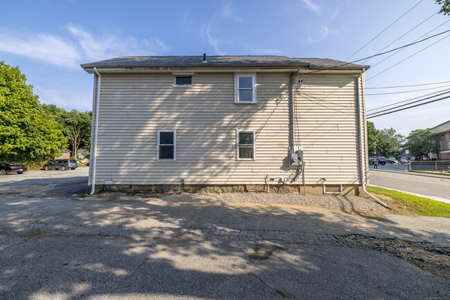 Building Photo - 22 Benham Rd