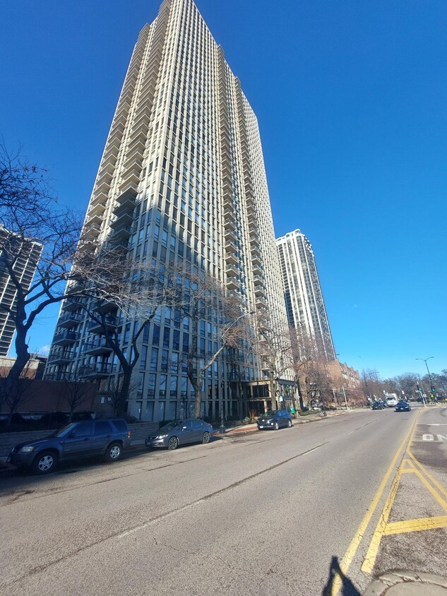 Primary Photo - 1660 N La Salle Dr