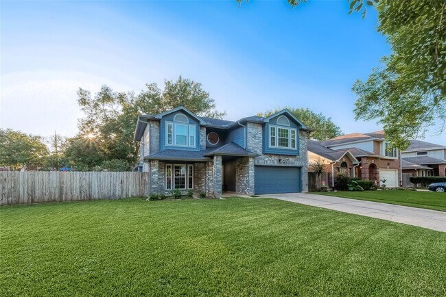 Foto del edificio - 2122 Courtshire Ln