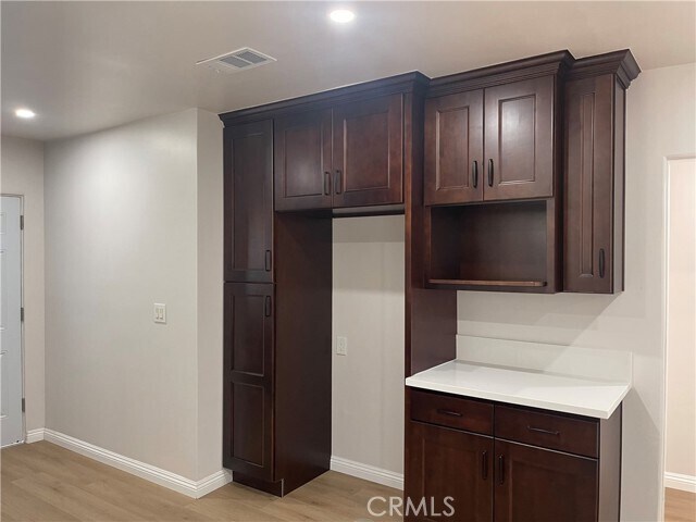 Foto del edificio - 334 W Mountain View Ave