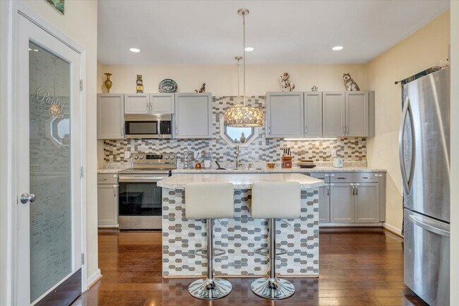Foto del edificio - 4711 Surrey Ave NW