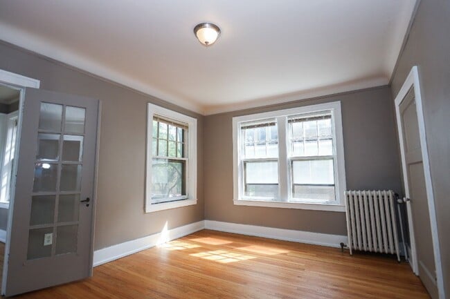 Interior Photo - 691 Seward