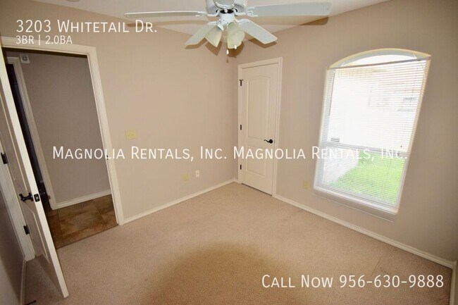 Foto del edificio - 3203 Whitetail Dr