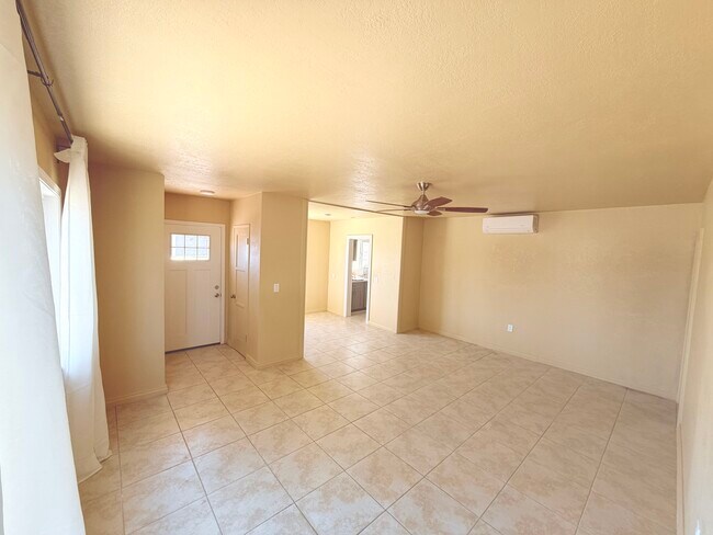 Foto del edificio - 16348 Taylor Ave