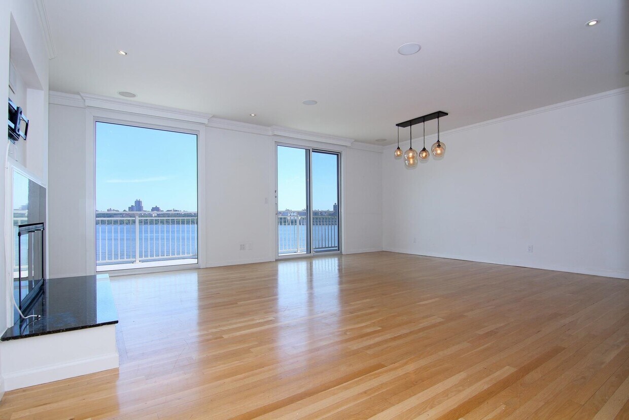 1077 River Rd Unit PH4, Edgewater, NJ 07020 Condo for Rent in