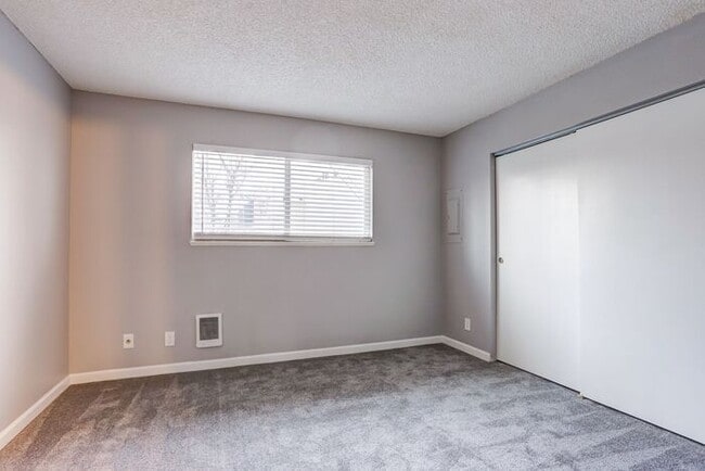 Foto del edificio - NOW RENTING! Upper 1-bedroom 1 bath! JUST ...