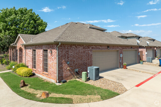 Building Photo - The Villas Of Westridge