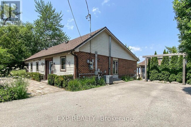 Building Photo - 230 Lake Dr E