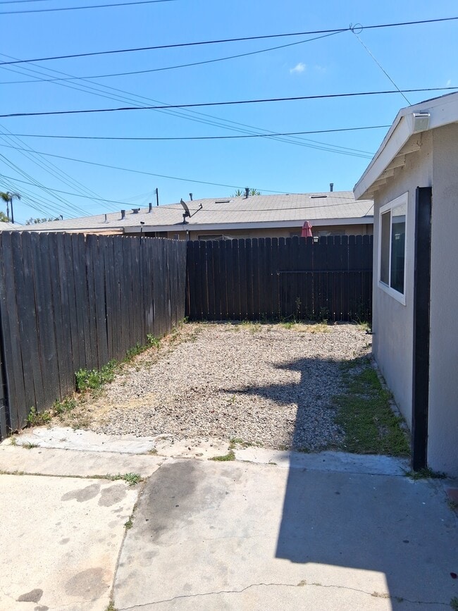 Photo - 327 S Wayfield St Apartment