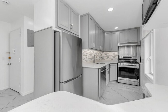 Foto del edificio - 318 E 62nd St