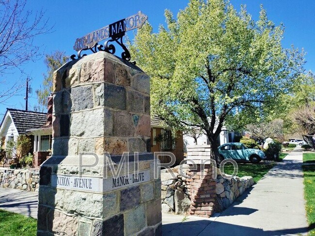 Building Photo - 622 Manor Drive