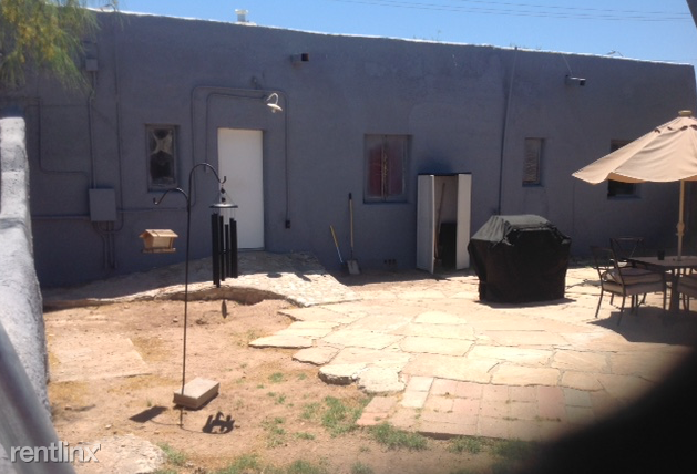 Building Photo - 2 br, 1 bath House - 2651 N Stone Ave