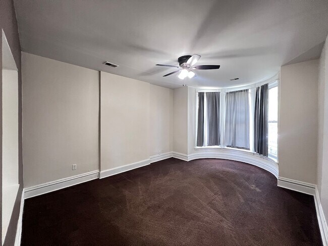 Building Photo - 7024 S Wentworth Ave