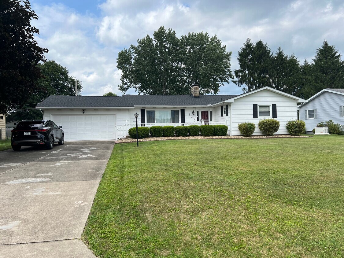 Primary Photo - 136 Brenton Dr