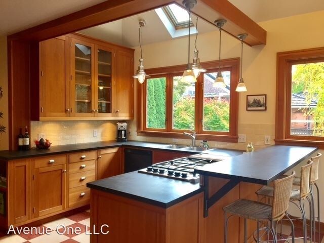 Foto del edificio - 4325 NE 43rd St