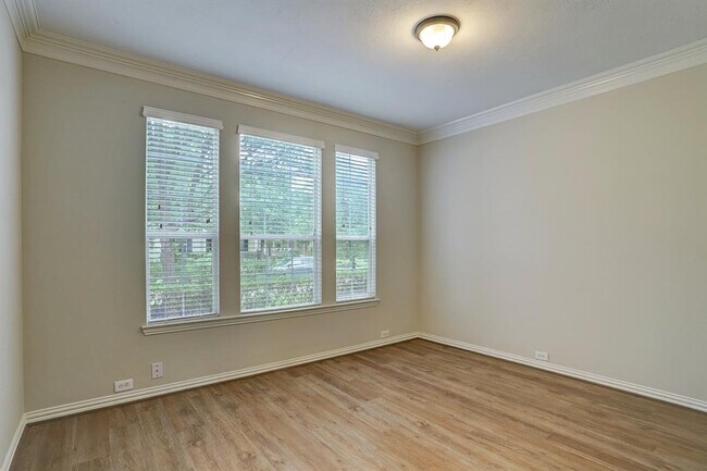 Foto del edificio - 71 Whetstone Ridge Way