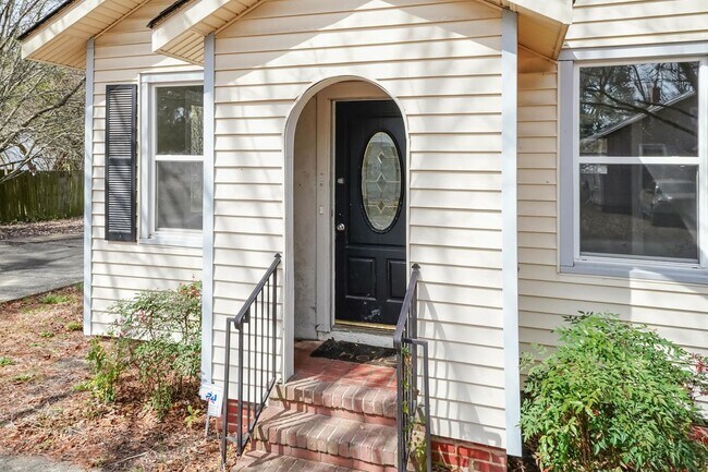 Foto del edificio - Gorgeous Three Bedroom Home!