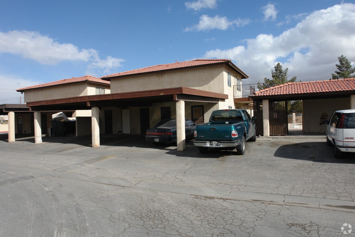 Building Photo - 3145 Walnut Rd