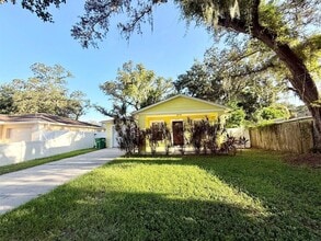 Building Photo - 2311 W Henry Ave