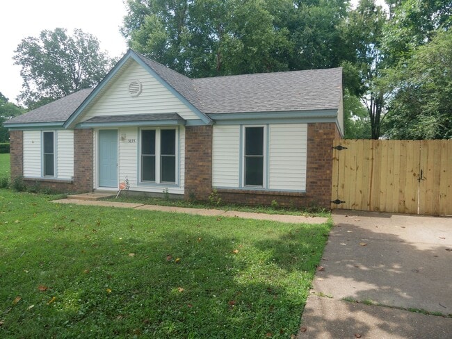 Building Photo - 3635 Pembrook Dr