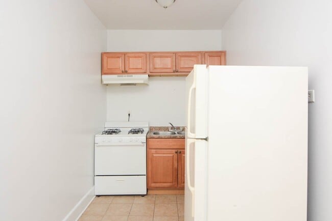 Foto del edificio - 2704 N Sawyer Ave