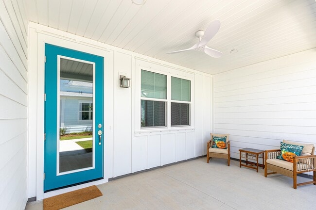 Building Photo - 8651 Sand dollar Dr