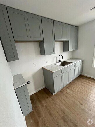 Building Photo - 4831 Gulf Fwy