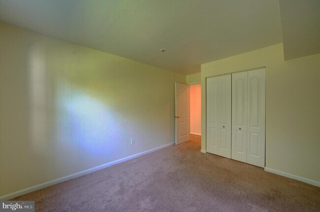 Foto del edificio - 8607 Falls Run Rd
