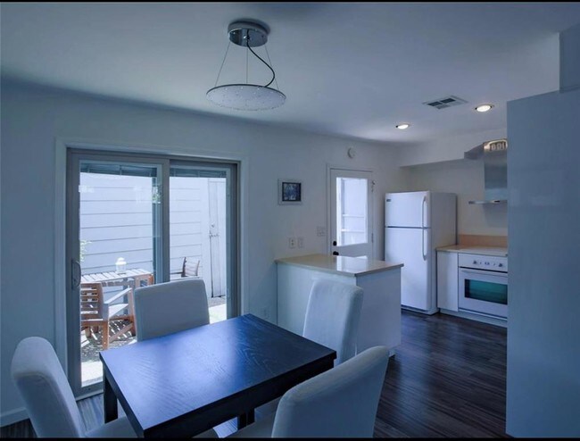 Foto del edificio - 6415 Ella Lee Ln