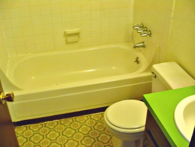 Building Photo - Duplex close to association park/common area