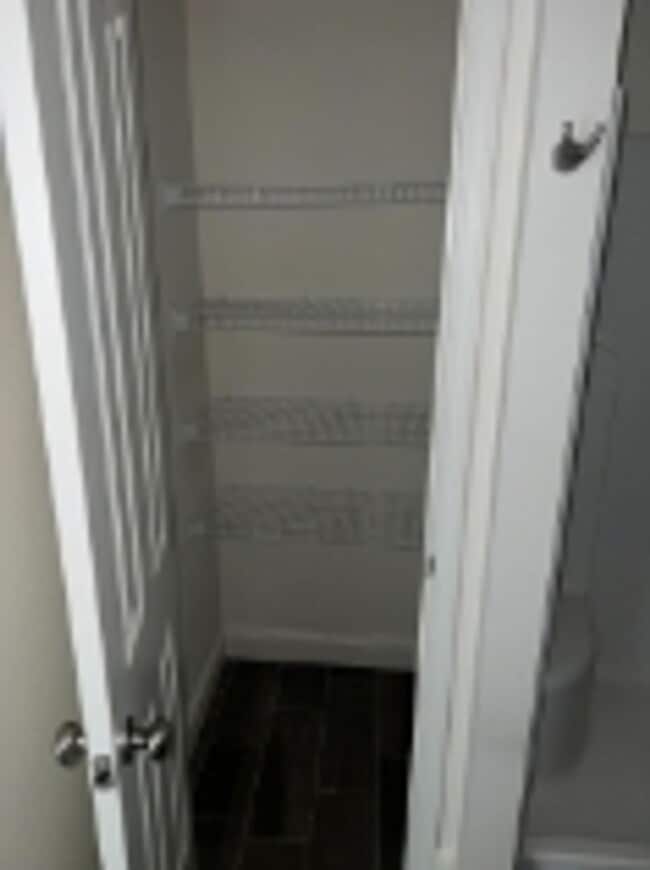 Building Photo - 1047 Broadway