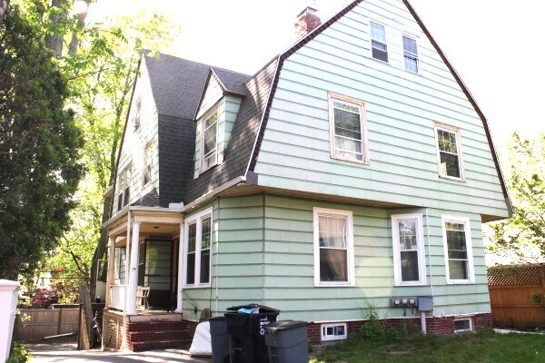 Primary Photo - 17 Putnam Ave