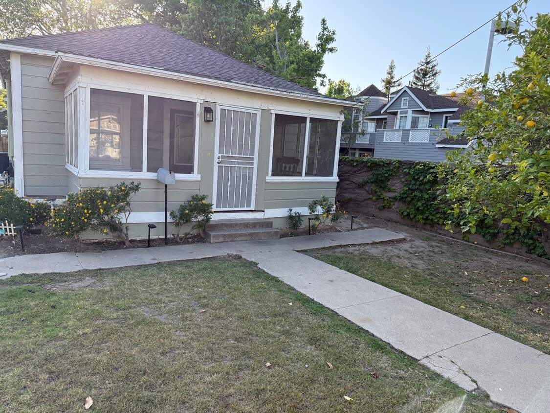 Primary Photo - 344 S Orange St